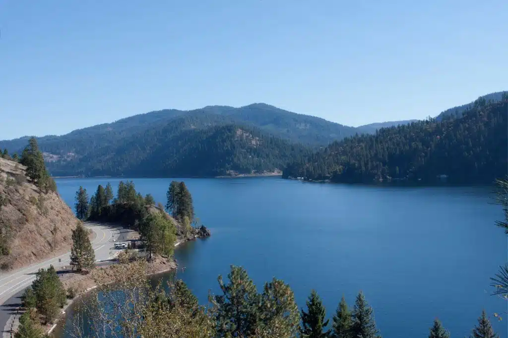 Scenic view of Lake Coeur d’Alene at sunset symbolizing a fresh financial start